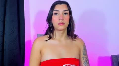 Snapshot of camila_coxx chatting on December 2024 04:42:02 AM  s online show from December 2024 04:42:02 AM
