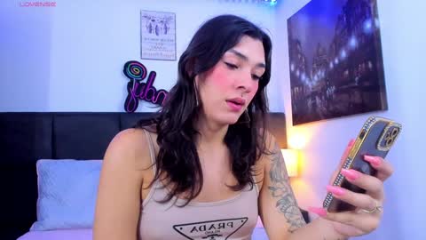 Snapshot of camila_coxx chatting on December 2024 06:44:01 AM  s online show from December 2024 06:44:01 AM