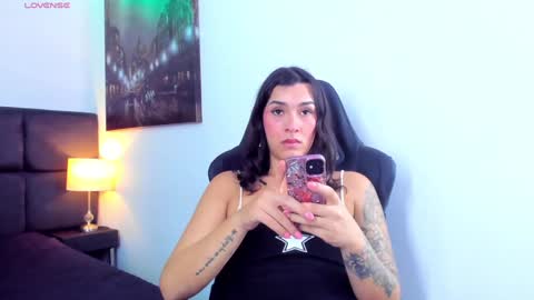 Snapshot of camila_coxx chatting on December 2024 02:33:01 PM  s online show from December 2024 02:33:01 PM