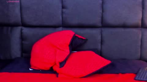 Snapshot of camila_coxx chatting on December 2024 10:23:02 AM  s online show from December 2024 10:23:02 AM