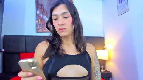 Snapshot of camila_coxx chatting on January 2025 05:53:02 AM  s online show from January 2025 05:53:02 AM