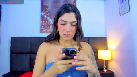 Snapshot of camila_coxx chatting on January 2025 05:32:02 AM  s online show from January 2025 05:32:02 AM