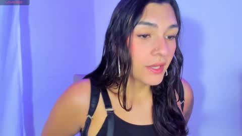 Snapshot of camila_coxx chatting on February 2025 10:15:01 PM  s online show from February 2025 10:15:01 PM
