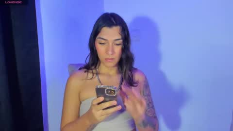 Snapshot of camila_coxx chatting on February 2025 05:30:01 AM  s online show from February 2025 05:30:01 AM