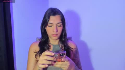 Snapshot of camila_coxx chatting on March 2025 06:37:01 PM  s online show from March 2025 06:37:01 PM