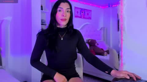 Snapshot of camila_coxx chatting on October 2025 06:36:02 AM  s online show from October 2025 06:36:02 AM