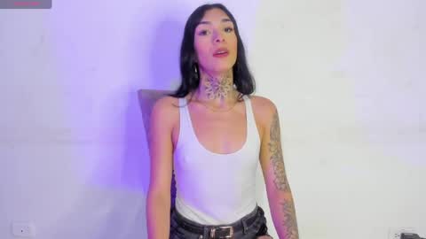 Snapshot of camila_coxx chatting on April 2026 04:51:01 AM s online show from April 2026 04:51:01 AM