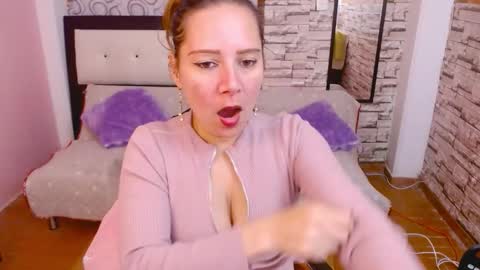 Snapshot of camila_delarosa chatting on March 2026 06:46:01 PM camila online show from March 2026 06:46:01 PM