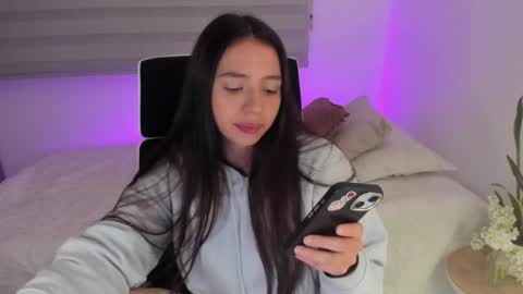 Snapshot of camila_ec2 chatting on April 2026 01:41:02 AM C A M I online show from April 2026 01:41:02 AM