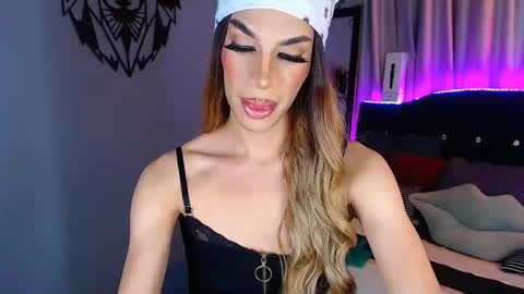 Snapshot of camila_hoottie chatting on December 2024 03:30:01 AM Camila online show from December 2024 03:30:01 AM