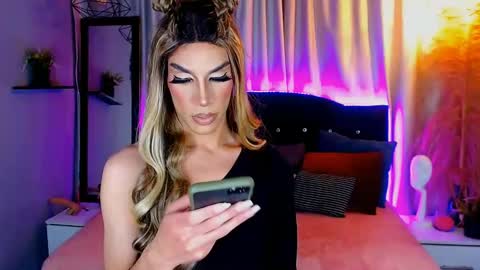 Snapshot of camila_hoottie chatting on December 2024 03:44:02 AM Camila online show from December 2024 03:44:02 AM