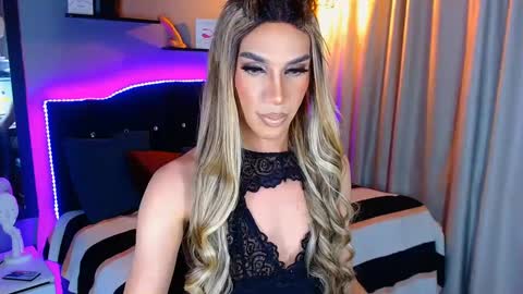 Snapshot of camila_hoottie chatting on December 2024 03:31:02 AM Camila online show from December 2024 03:31:02 AM