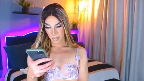 Snapshot of camila_hoottie chatting on December 2024 03:34:01 AM Camila online show from December 2024 03:34:01 AM