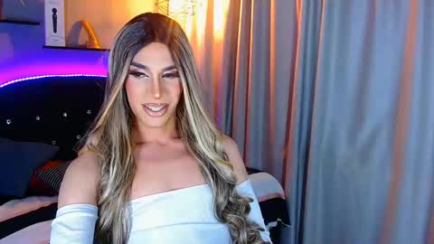 Snapshot of camila_hoottie chatting on January 2025 03:18:02 AM Camila online show from January 2025 03:18:02 AM