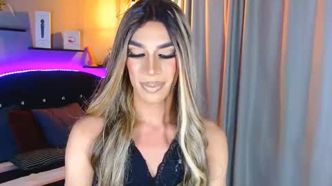 Snapshot of camila_hoottie chatting on January 2025 06:06:02 AM Camila online show from January 2025 06:06:02 AM