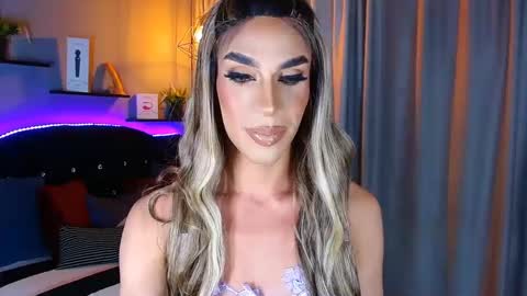 Snapshot of camila_hoottie chatting on January 2025 03:29:01 AM Camila online show from January 2025 03:29:01 AM