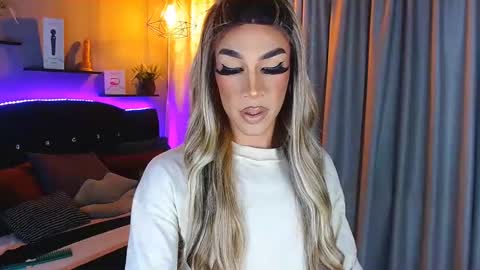 Snapshot of camila_hoottie chatting on January 2025 03:09:02 AM Camila online show from January 2025 03:09:02 AM