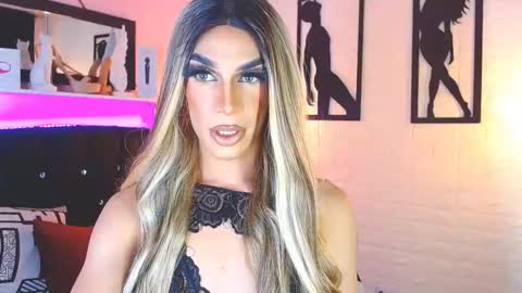 Snapshot of camila_hoottie chatting on February 2025 06:56:02 AM Camila online show from February 2025 06:56:02 AM