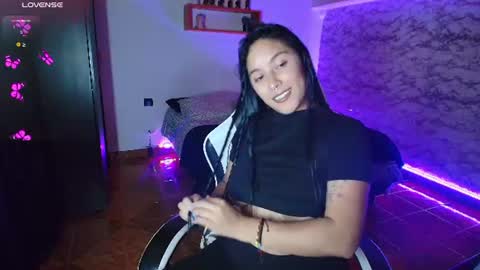 Snapshot of camila_iroose chatting on June 2026 10:22:01 PM Camila Roose online show from June 2026 10:22:01 PM