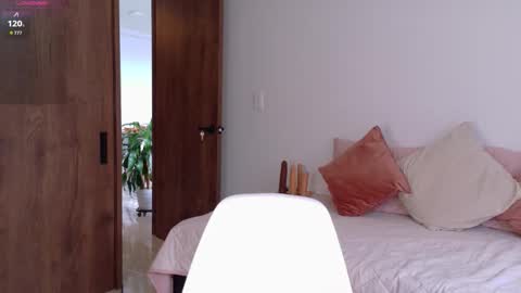 Camila  online show from December 2025 06:35:02 PM