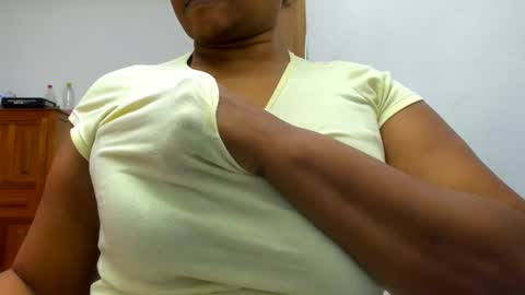 Camila online show from September 2025 08:47:02 PM