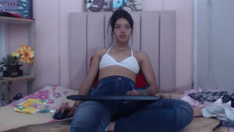 Snapshot of camila_williiamsres chatting on May 2026 11:43:02 PM camila_williiamsres online show from May 2026 11:43:02 PM