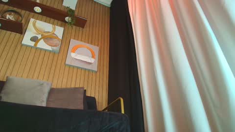    online show from November 2025 08:58:02 AM