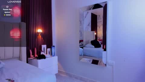 CAMILA  online show from September 2025 01:21:01 PM