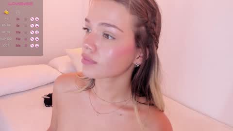 Camila Monroee  online show from December 2024 05:01:01 PM