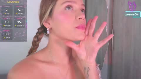 Snapshot of camilamonroee chatting on March 2026 04:15:01 PM Camila Monroee online show from March 2026 04:15:01 PM