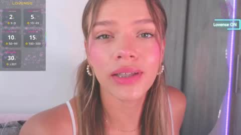 Snapshot of camilamonroee chatting on April 2026 02:33:01 PM Camila Monroee online show from April 2026 02:33:01 PM