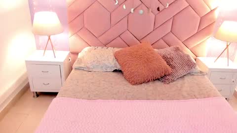 Camila  online show from January 2025 12:07:02 PM