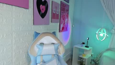 Camila  online show from September 2025 11:54:01 AM