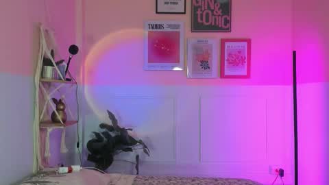 Camila  online show from October 2025 11:56:02 AM