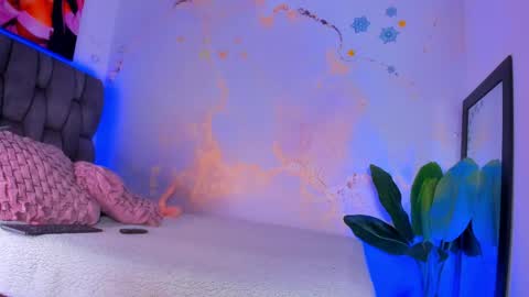 MARIA CAMILA        online show from April 2026 05:37:01 PM