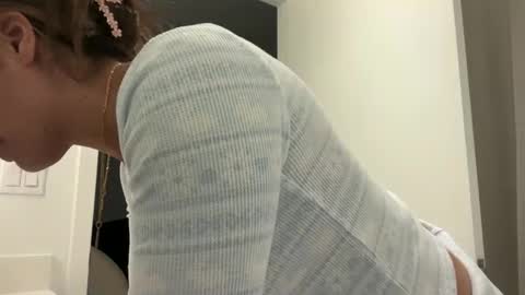 camiliakxoxo online show from November 2025 01:48:02 AM