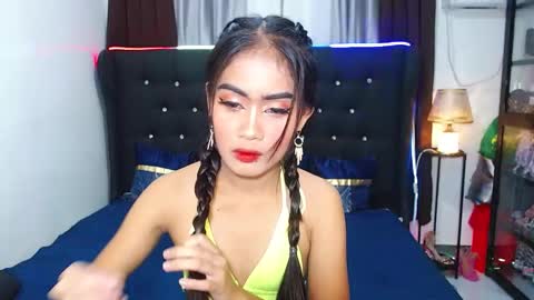 Snapshot of camilla_morena chatting on February 2025 05:02:01 AM camilla_morena online show from February 2025 05:02:01 AM