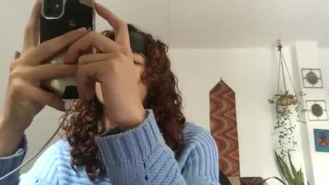 Snapshot of camille_delrey chatting on May 2026 02:33:01 PM Camille online show from May 2026 02:33:01 PM