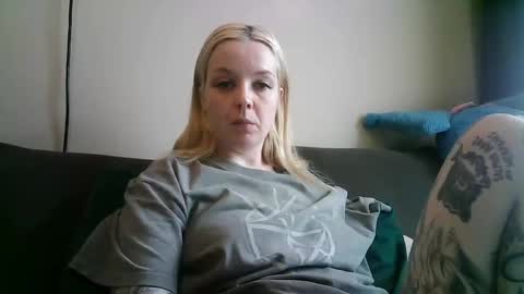 Snapshot of camille_deville chatting on March 2025 11:20:02 PM Camille Deville online show from March 2025 11:20:02 PM