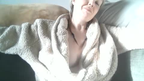 Snapshot of camille_deville chatting on June 2026 02:01:02 AM Camille Deville online show from June 2026 02:01:02 AM