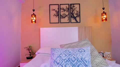 Snapshot of camille_lynn chatting on December 2024 07:25:02 AM Camille Lynn online show from December 2024 07:25:02 AM