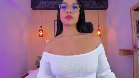 Snapshot of camille_lynn chatting on January 2025 03:37:01 AM Camille Lynn online show from January 2025 03:37:01 AM