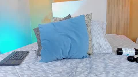 Snapshot of camille_lynn chatting on February 2025 11:08:02 AM Camille Lynn online show from February 2025 11:08:02 AM