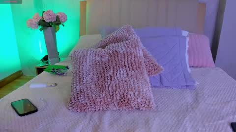 Snapshot of camille_lynn chatting on October 2025 12:39:02 AM Camille Lynn online show from October 2025 12:39:02 AM