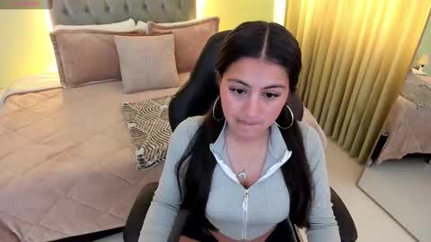 Snapshot of camille_olsen_ chatting on September 2025 12:05:01 PM Camille online show from September 2025 12:05:01 PM