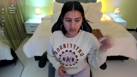 Snapshot of camille_olsen_ chatting on October 2025 11:44:02 AM Camille online show from October 2025 11:44:02 AM