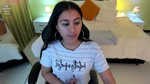 Snapshot of camille_olsen_ chatting on October 2025 11:54:01 AM Camille online show from October 2025 11:54:01 AM