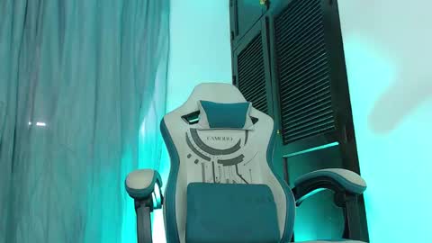 camilo_contre21 online show from February 2025 10:50:01 PM