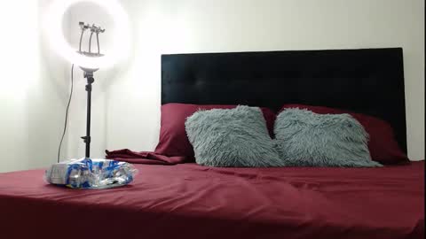 camilo_contre21 online show from September 2025 07:19:02 PM