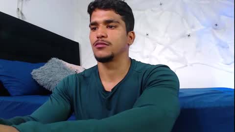 camilo_contre21 online show from October 2025 07:23:01 PM